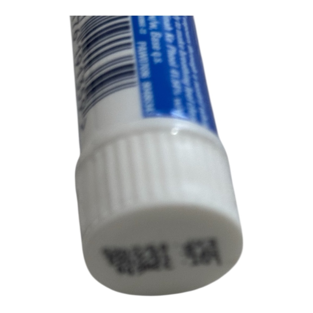Sealed Blue/White /Red/Green Cylinder Vicks Inhaler and Keychain - Picture 6 of 8